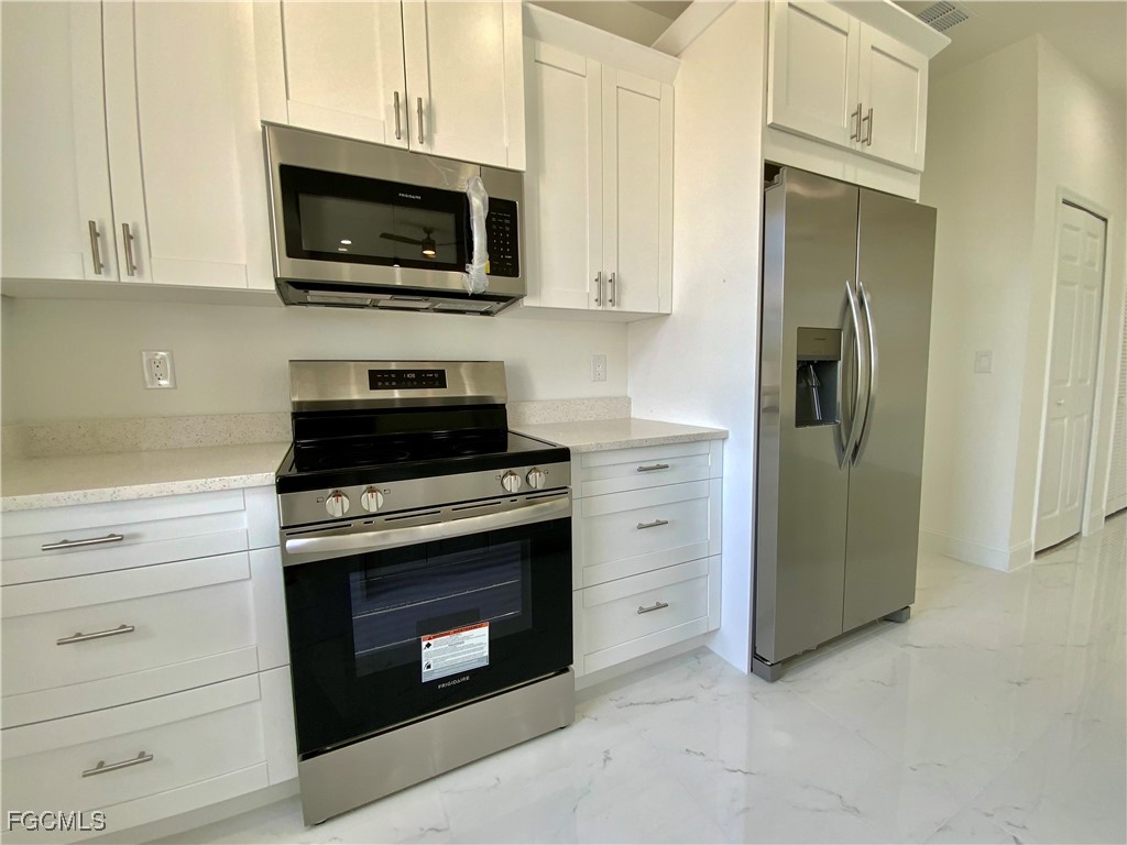 3 Bed SingleFamilyResidence for Sale in Lehigh Acres, FL — photo 6