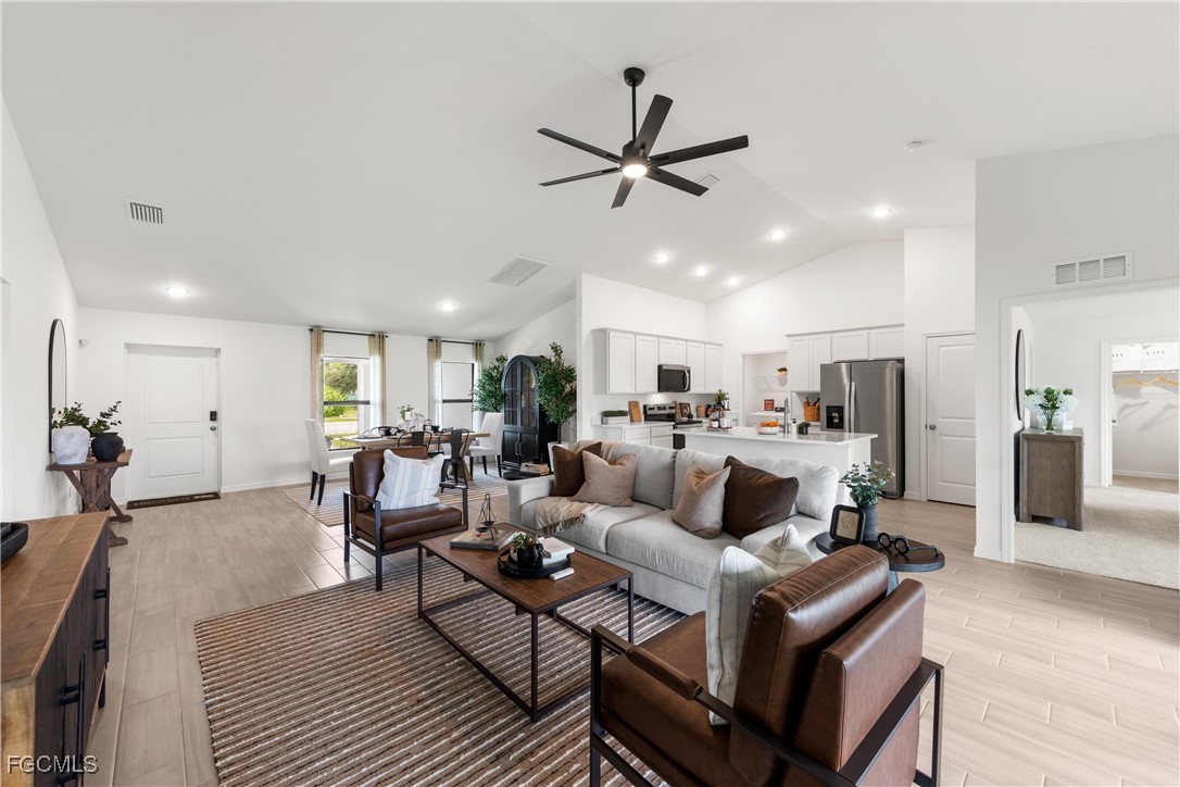 4 Bed SingleFamilyResidence for Sale in Lehigh Acres, photo 6