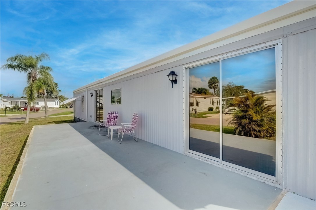 2 Bed ManufacturedHome for Sale in Old Bridge Village, FL — photo 6