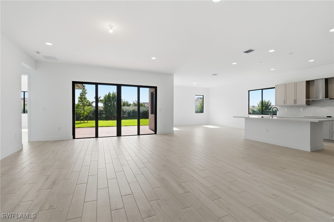 4 Bed SingleFamilyResidence for Sale in Maple Ridge, photo 6