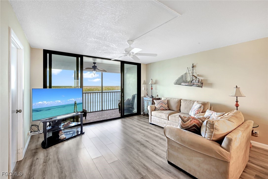 2 Bed Waterfront Home for Sale in The Palms Of Bay Beach, FL — photo 6