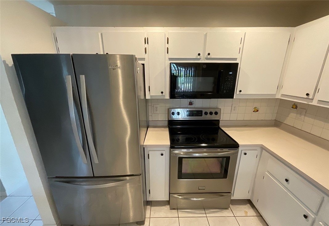 3 Bed Pool Home for Sale in Cape Coral, photo 6