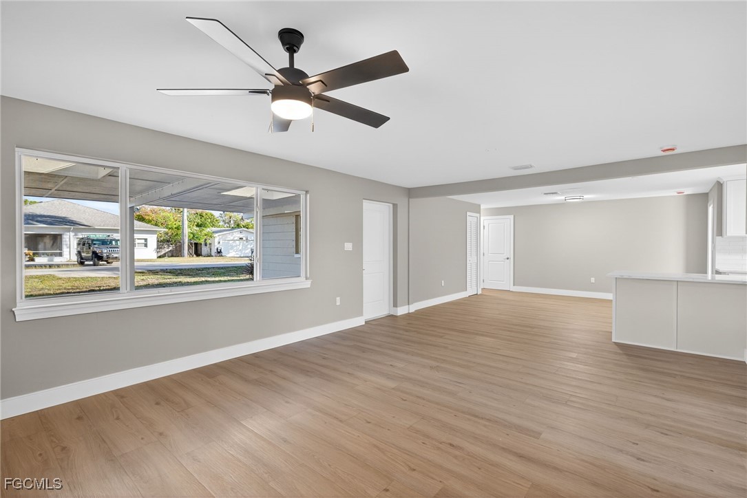 3 Bed SingleFamilyResidence for Sale in Fort Myers, photo 6