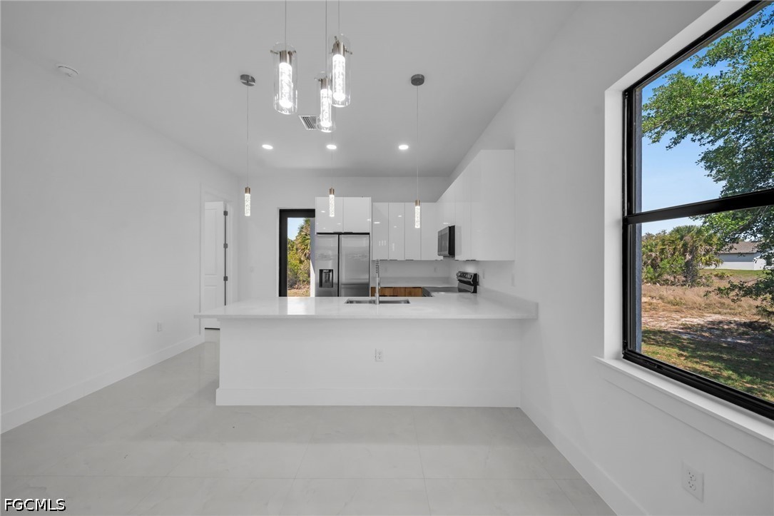 3 Bed SingleFamilyResidence for Sale in Lehigh Acres, photo 6