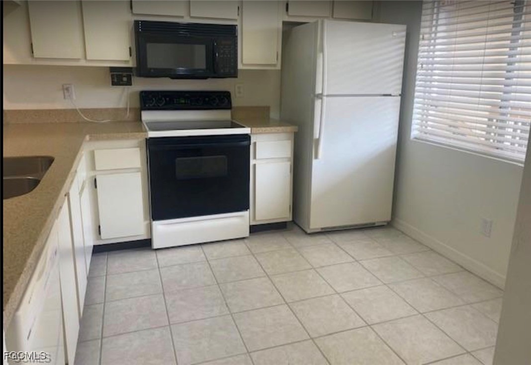 2 Bed Condominium for Sale in Fort Myers, FL, $135,000 — photo 6