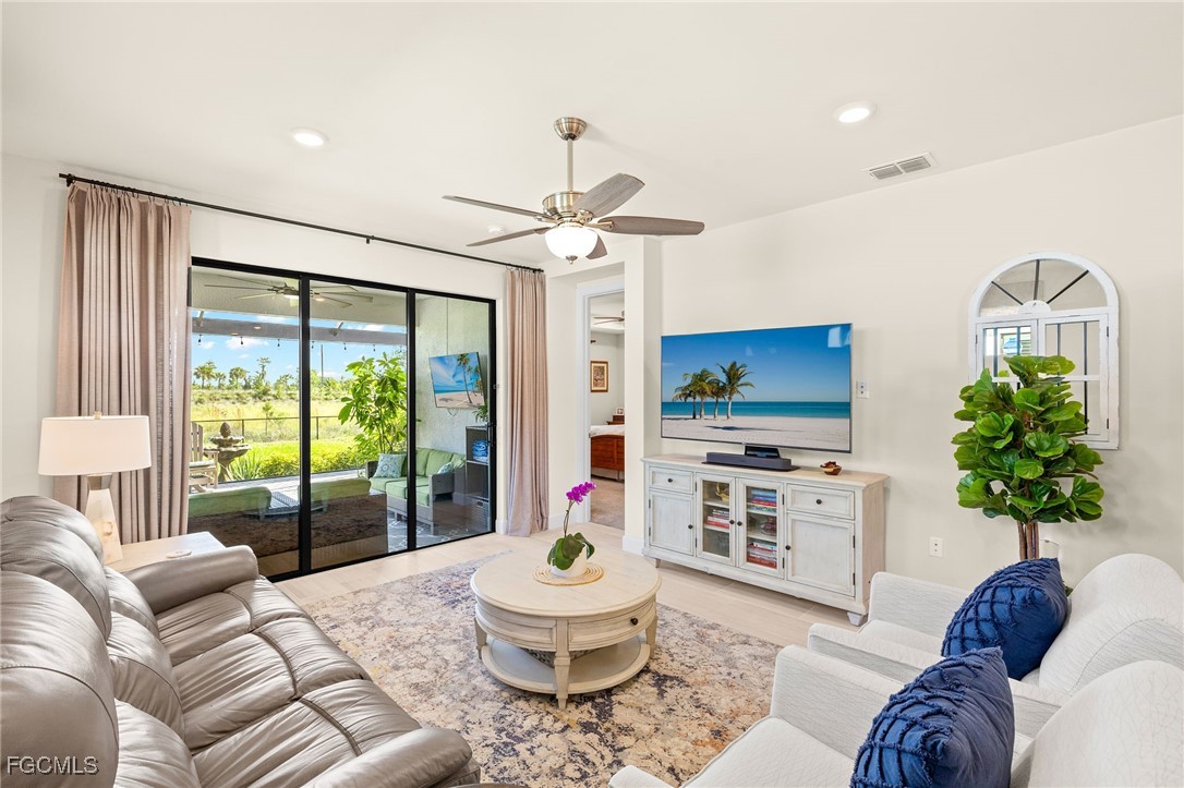 3 Bed SingleFamilyResidence for Sale in Estero, photo 6