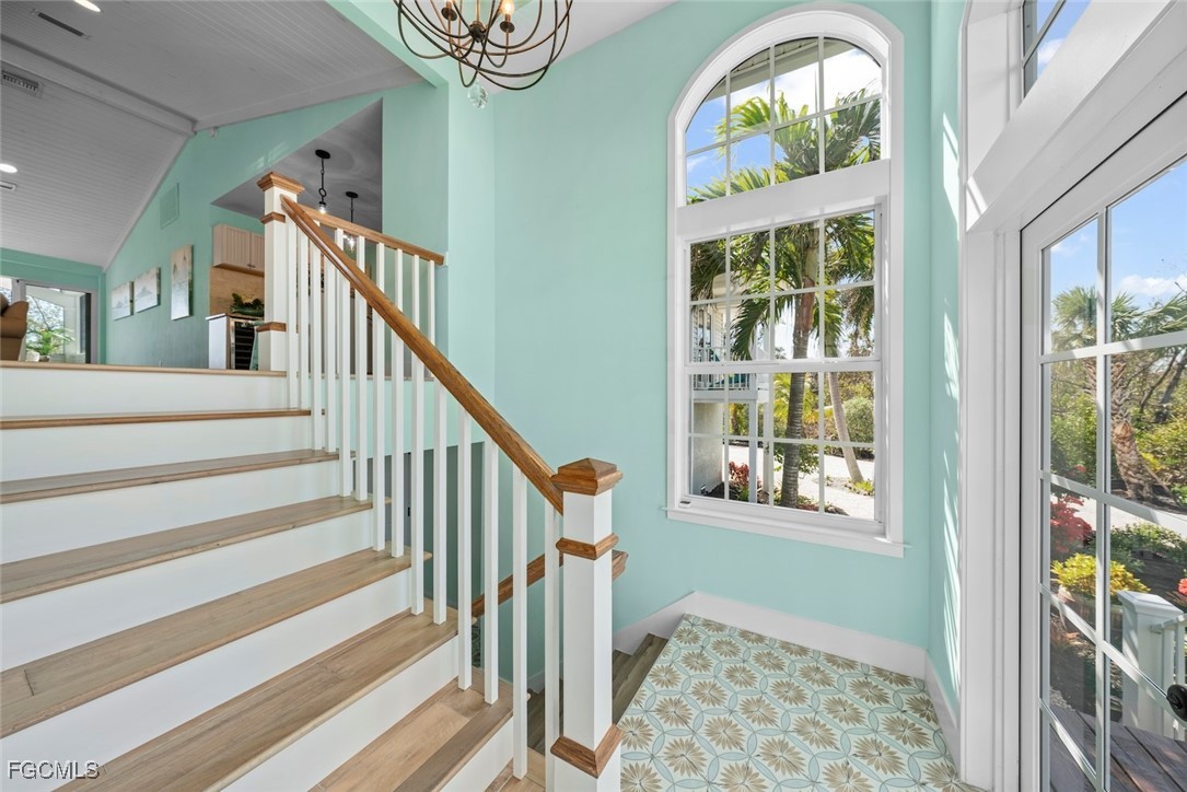 3 Bed Pool Home for Sale in Del Sega, photo 6