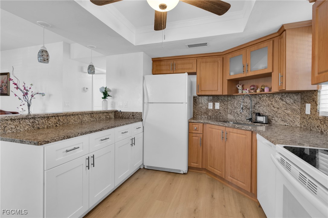 2 Bed Townhouse for Sale in Cape Coral, photo 6