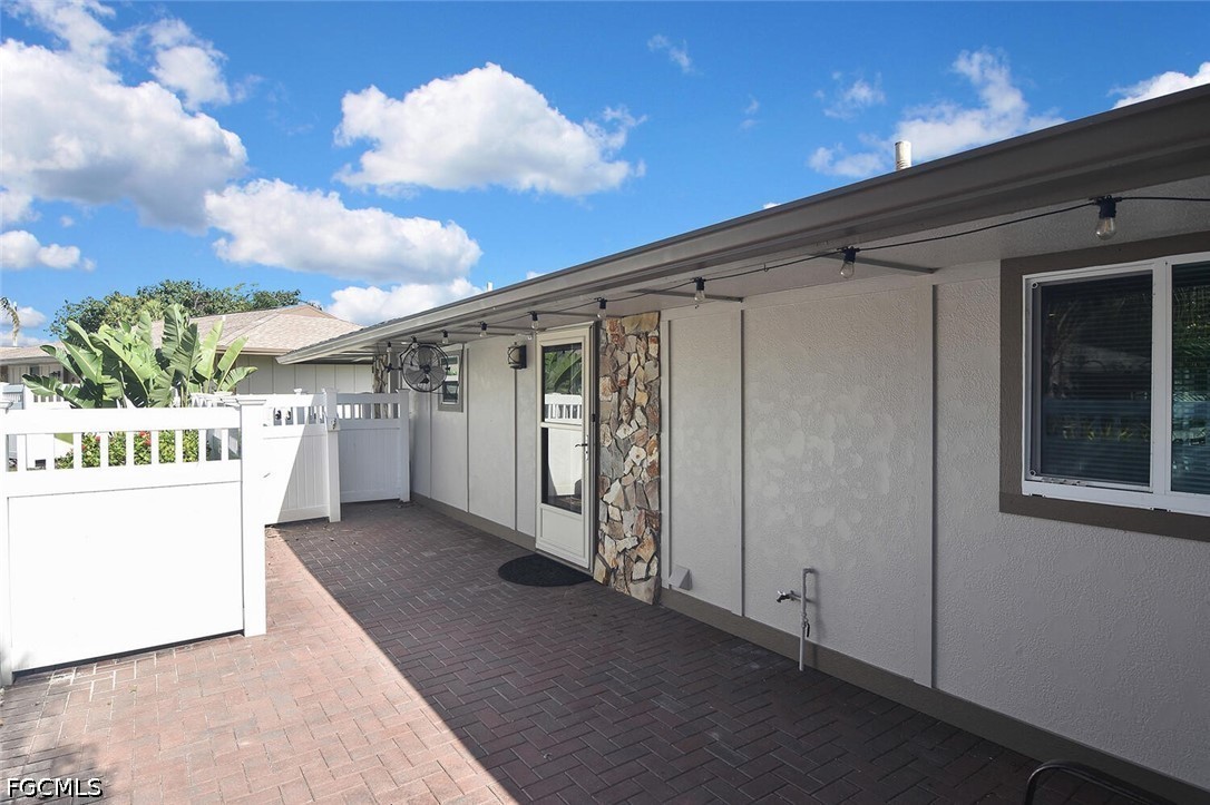 2 Bed Waterfront Home for Sale in Fort Myers, photo 6