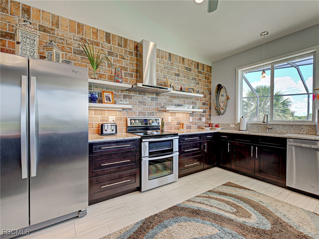 2 Bed Pool Home for Sale in Rotonda Villas, photo 6