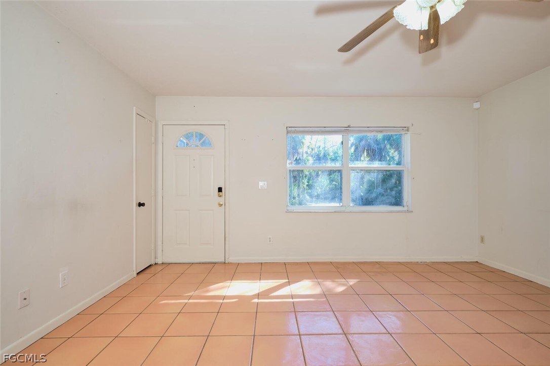 3 Bed SingleFamilyResidence for Sale in Naples, photo 6