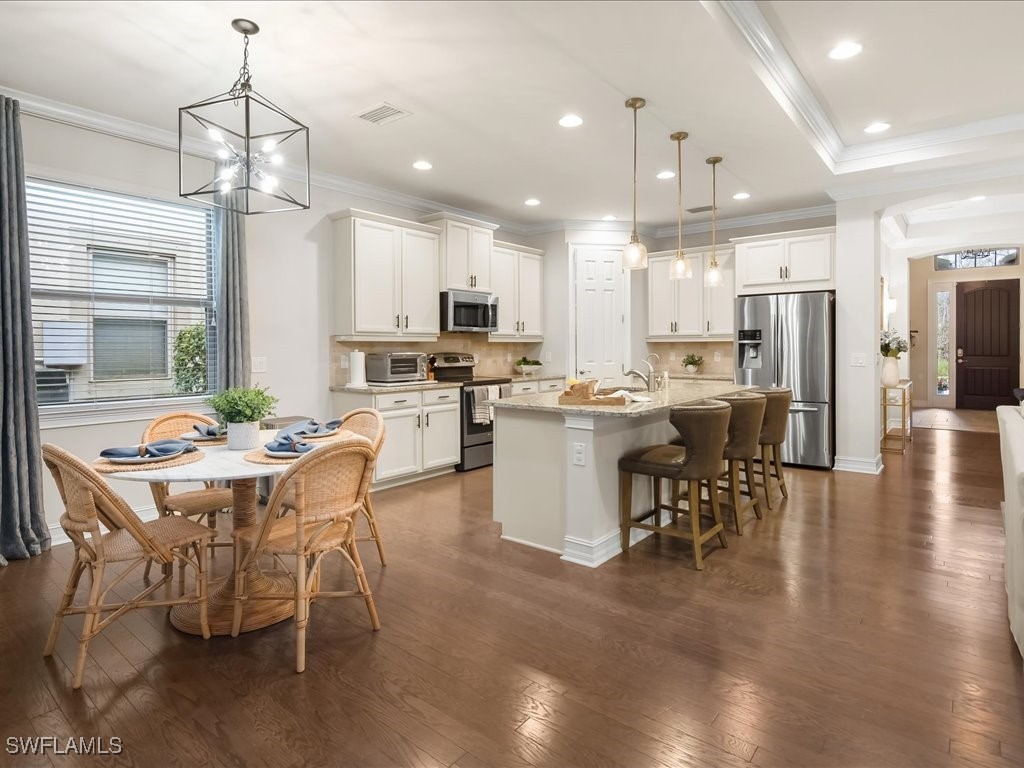 3 Bed SingleFamilyResidence for Sale in Naples, FL, $699,000 — photo 6