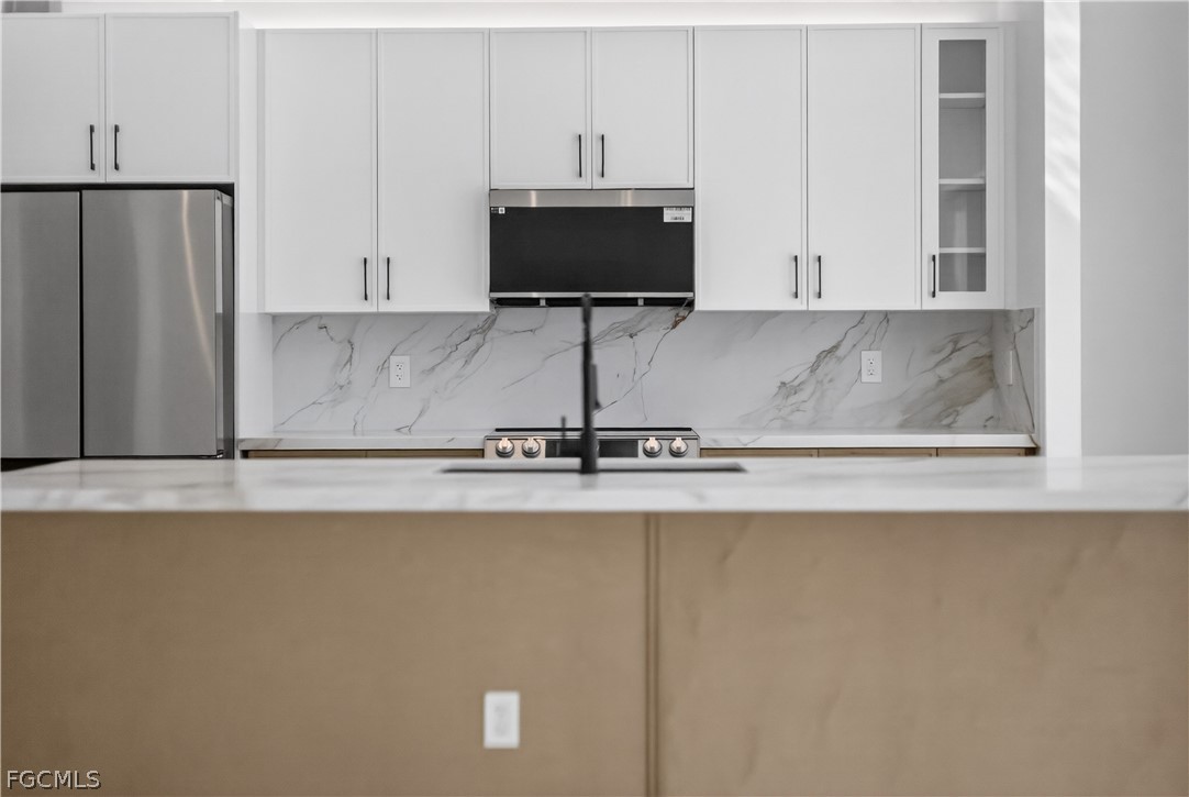 3 Bed SingleFamilyResidence for Sale in Port Labelle, FL — photo 6