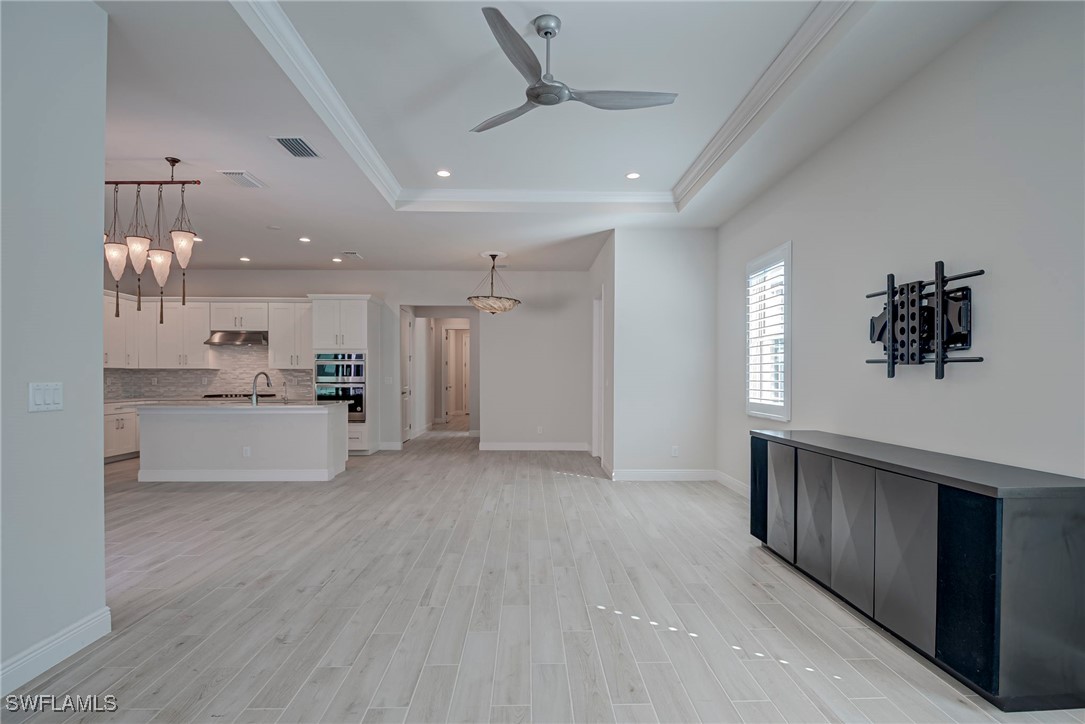 2 Bed Attached for Sale in Naples, photo 6