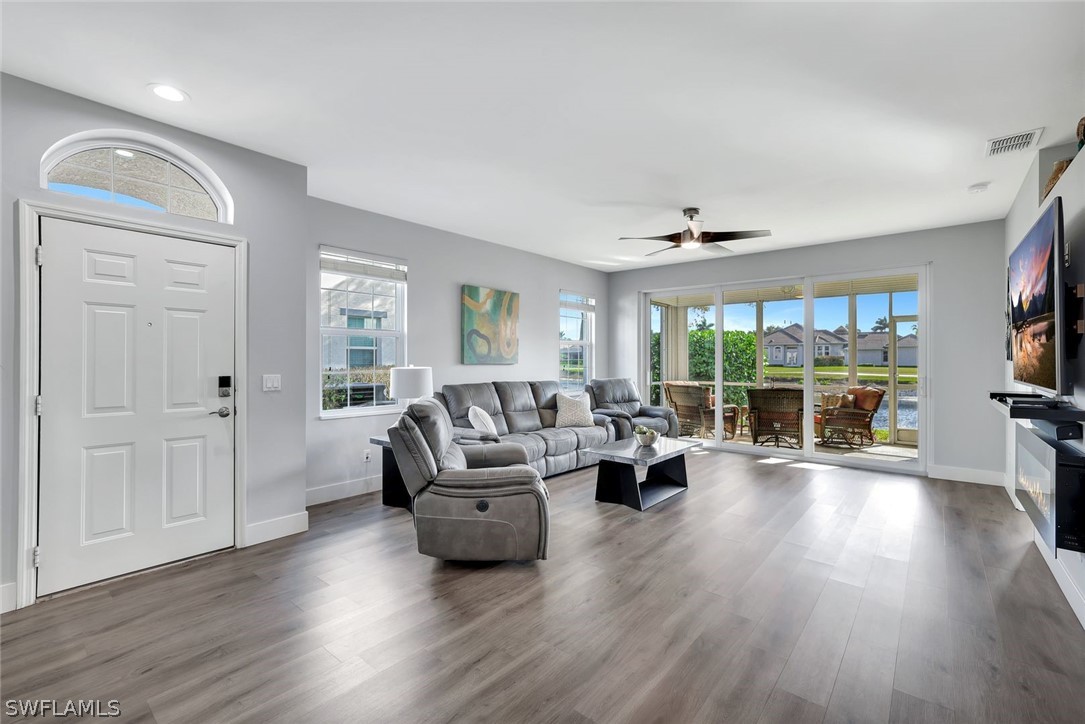 2 Bed Waterfront Home for Sale in Naples, photo 6