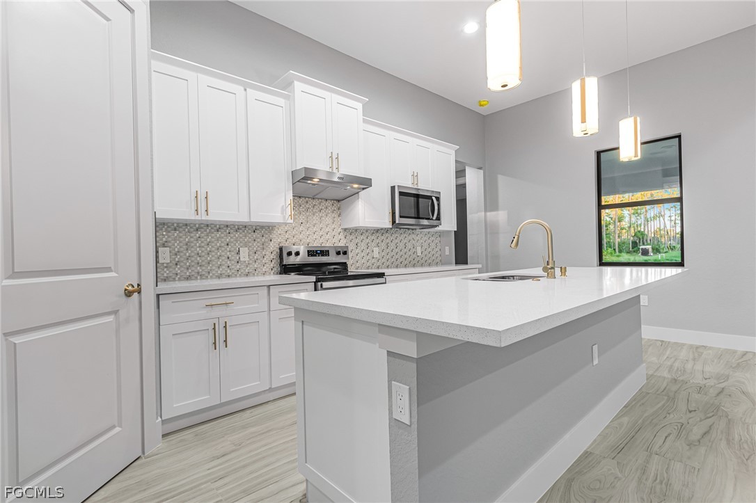 4 Bed SingleFamilyResidence for Sale in Lehigh Acres, photo 6