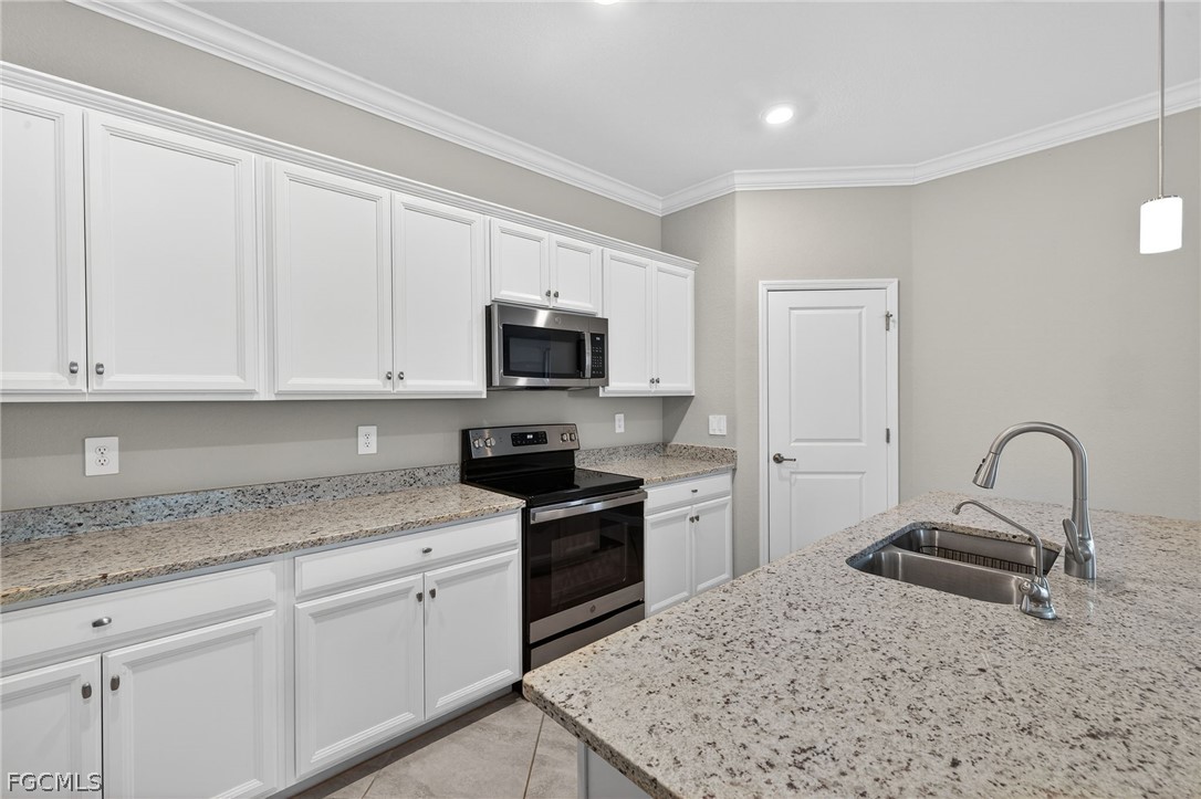 4 Bed SingleFamilyResidence for Sale in Portico, FL — photo 6