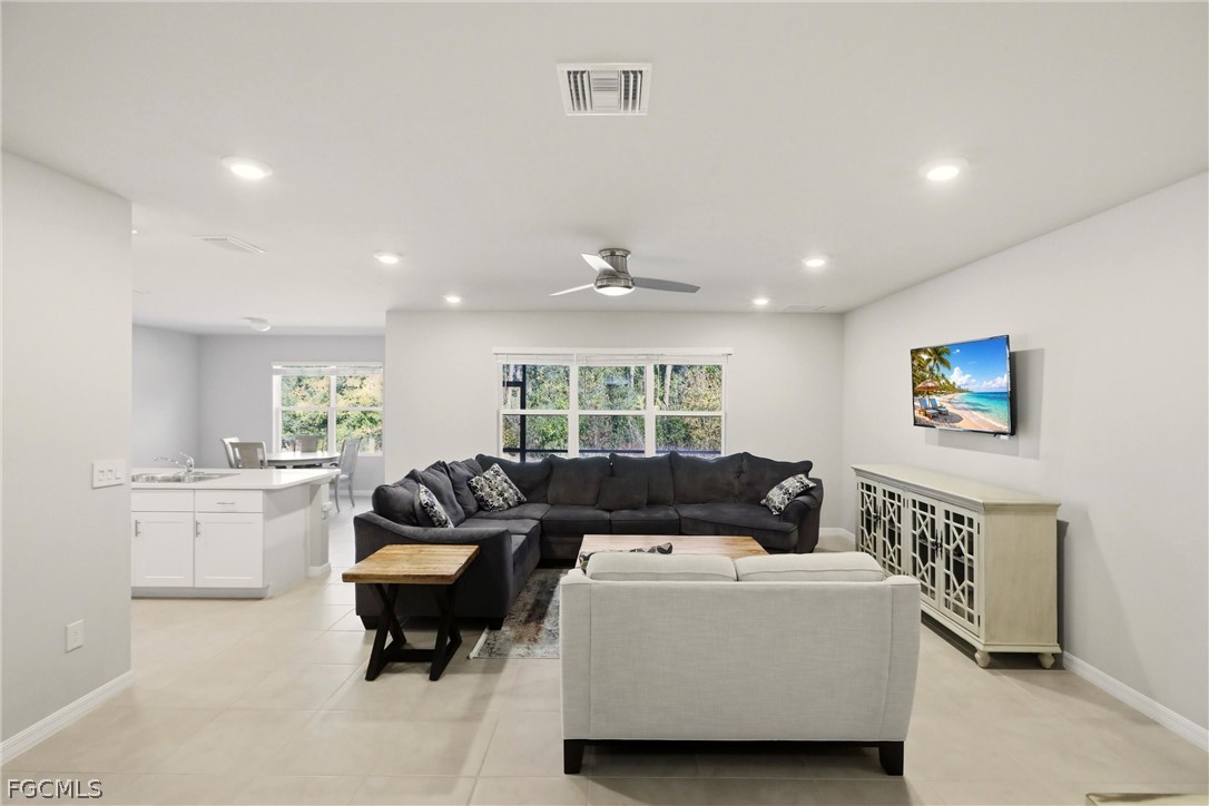 3 Bed SingleFamilyResidence for Sale in Deep Creek, FL — photo 6