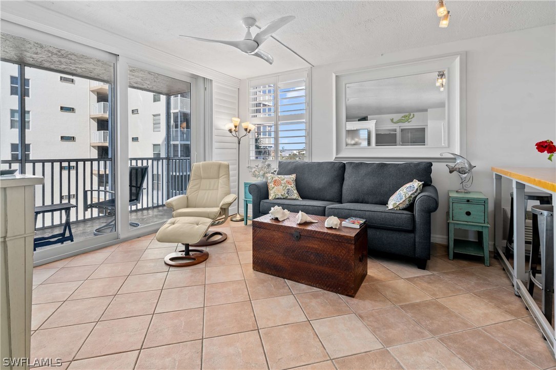 1 Bed Waterfront Home for Sale in Beach And Tennis Club, photo 6