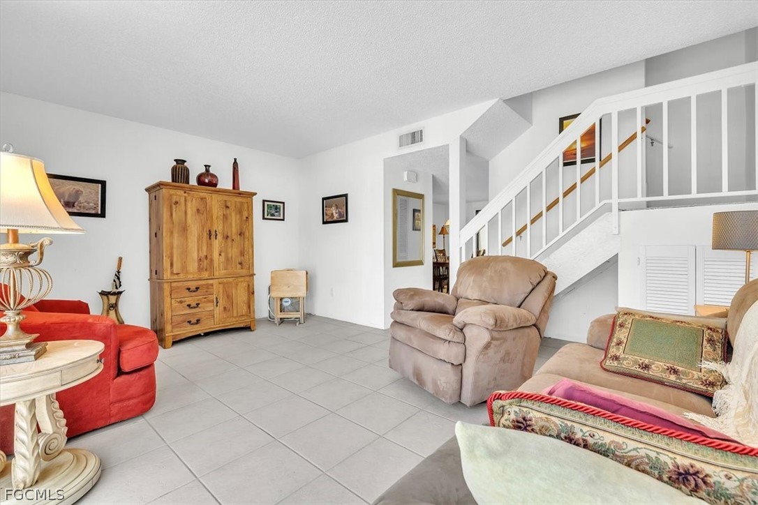 2 Bed Attached for Sale in Pinewood Villas, FL, $125,000 — photo 6