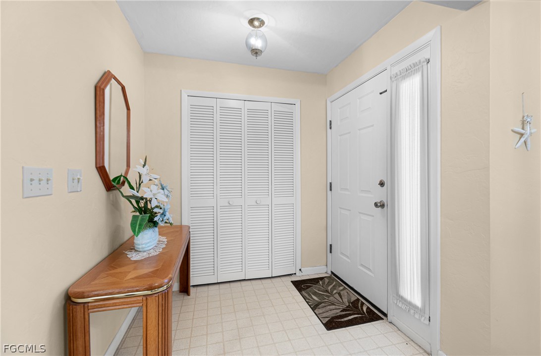 3 Bed SingleFamilyResidence for Sale in Lehigh Acres, photo 6