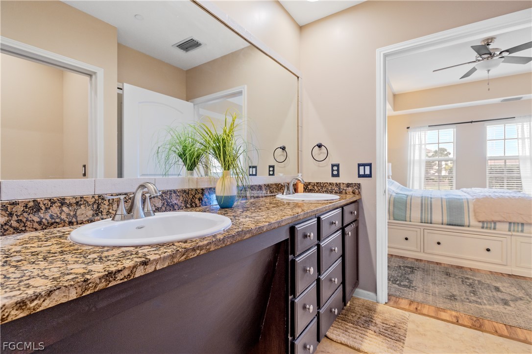 2 Bed Waterfront Home for Sale in Fort Myers, photo 6