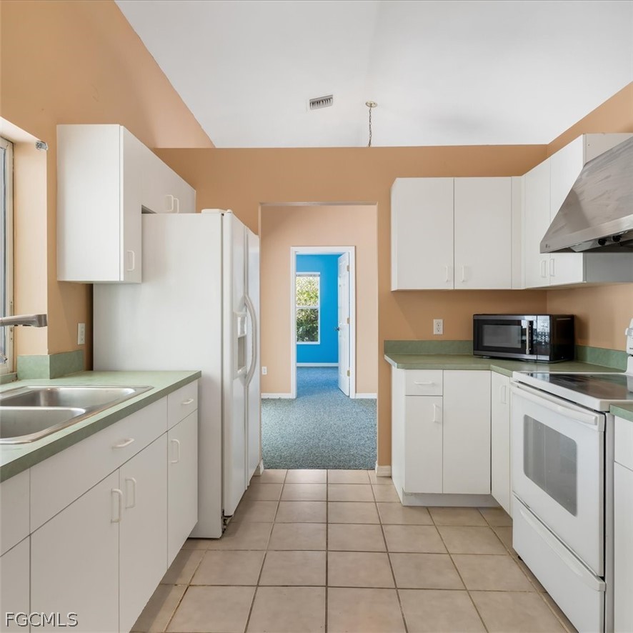 3 Bed SingleFamilyResidence for Sale in Port Charlotte, FL — photo 6