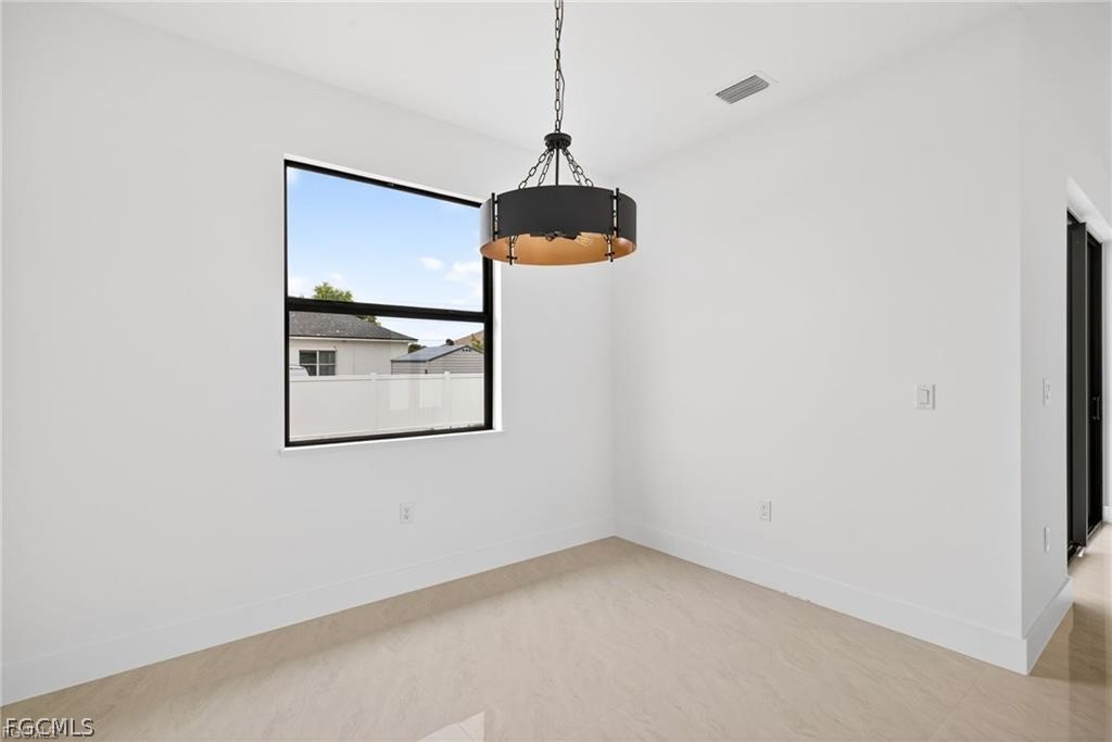 3 Bed SingleFamilyResidence for Sale in Lehigh Acres, photo 6