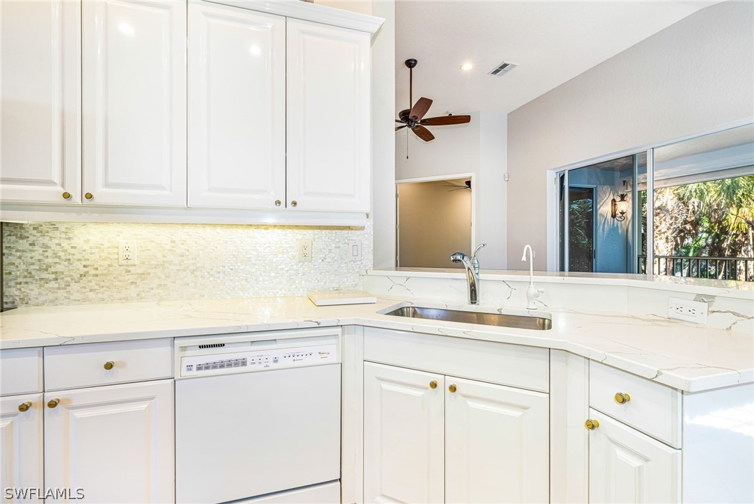 3 Bed Condominium for Sale in Turtle Point, photo 6