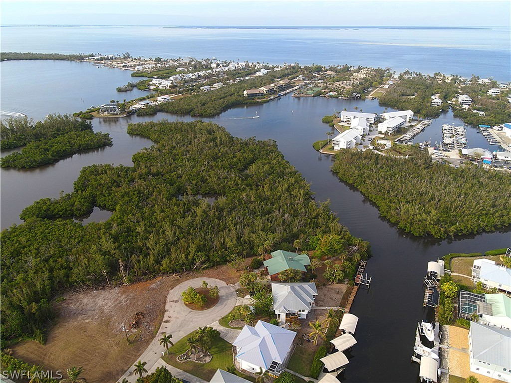 4 Bed Waterfront Home for Sale in Bokeelia, photo 6