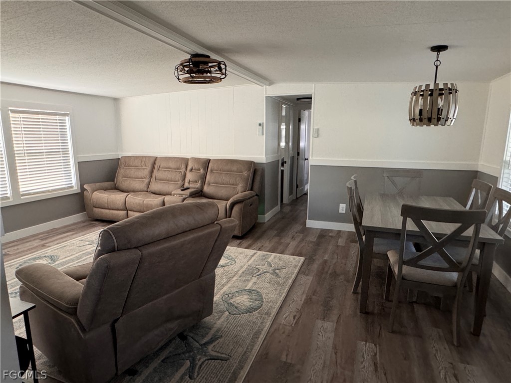 2 Bed Waterfront Home for Sale in Fort Myers, photo 6