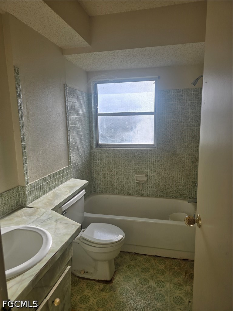 2 Bed SingleFamilyResidence for Sale in Lehigh Acres, FL — photo 6