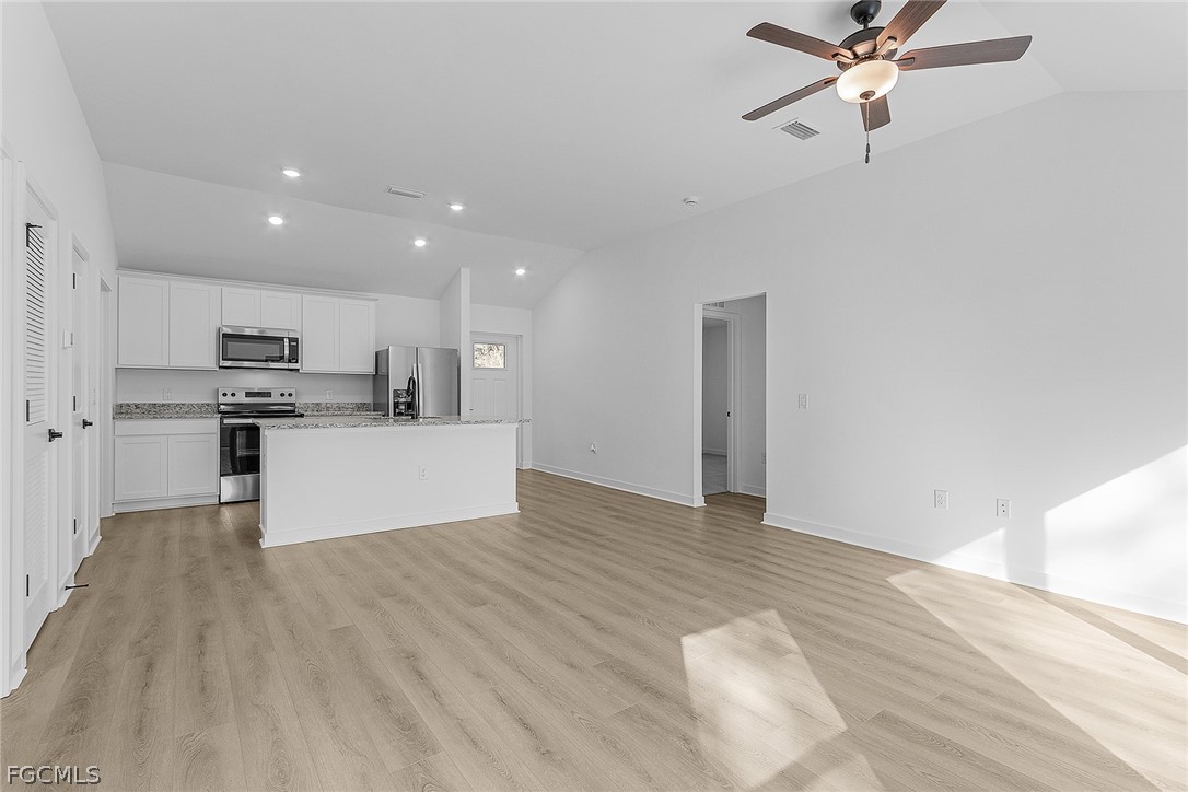 3 Bed SingleFamilyResidence for Sale in Cape Coral, photo 6