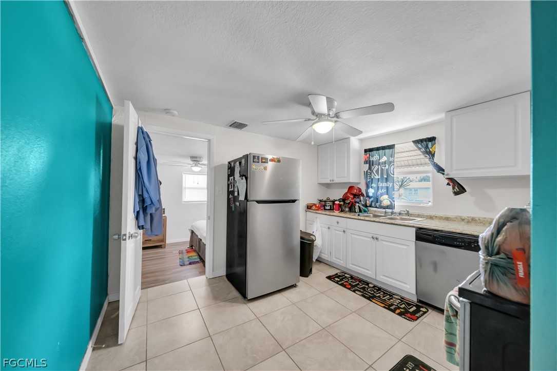 3 Bed SingleFamilyResidence for Sale in North Fort Myers, photo 6