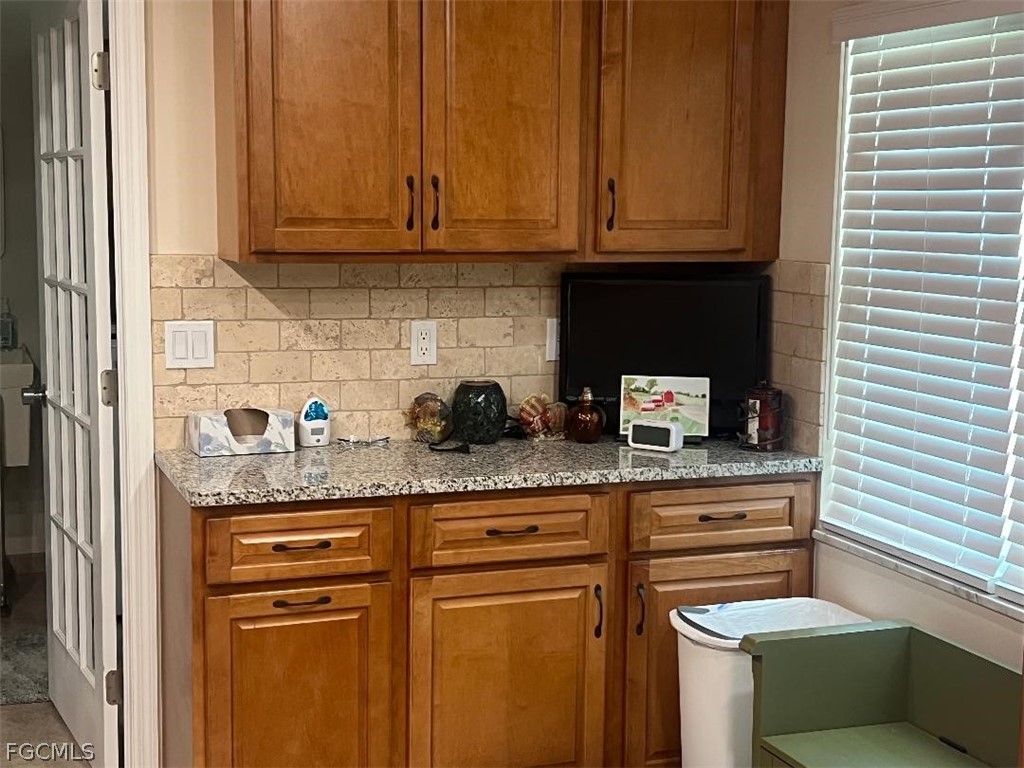 2 Bed Attached for Sale in Fort Myers, photo 6