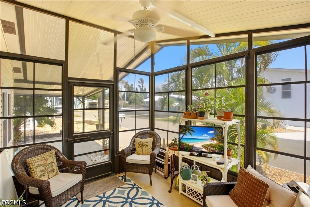 2 Bed ManufacturedHome for Sale in Pine Island Cove, photo 6