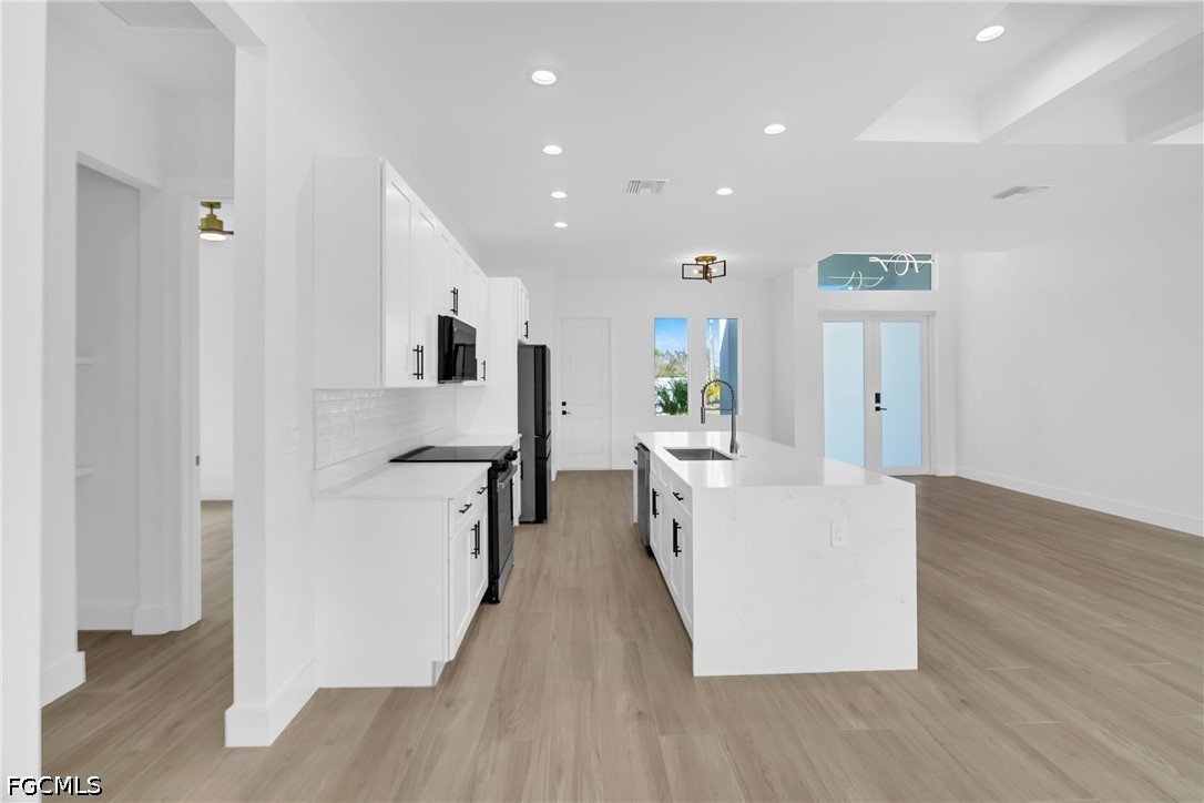 3 Bed SingleFamilyResidence for Sale in Rotonda Heights, photo 6