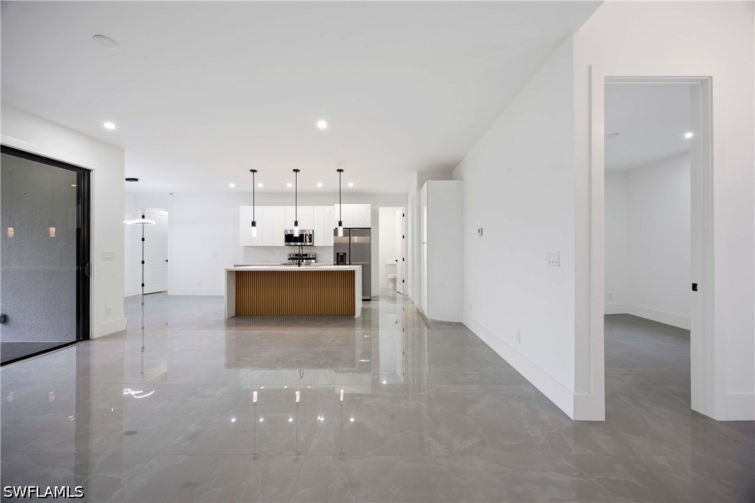 4 Bed SingleFamilyResidence for Sale in Lehigh Acres, photo 6