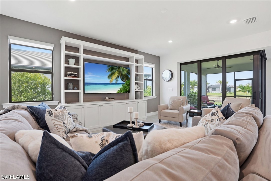 3 Bed Waterfront Home for Sale in Naples, photo 6