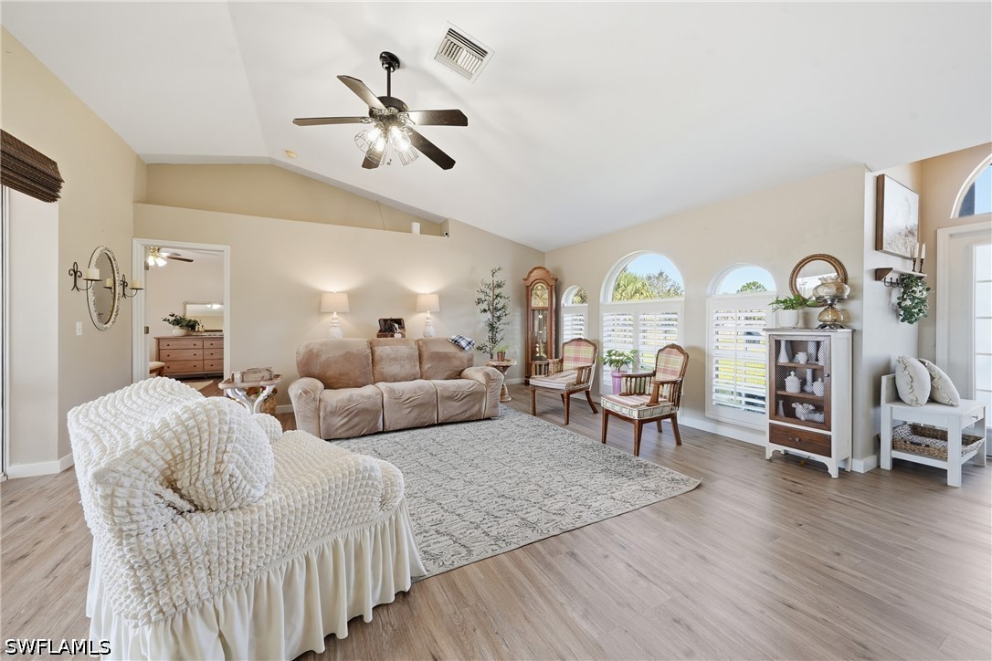 3 Bed Pool Home for Sale in Naples, photo 6