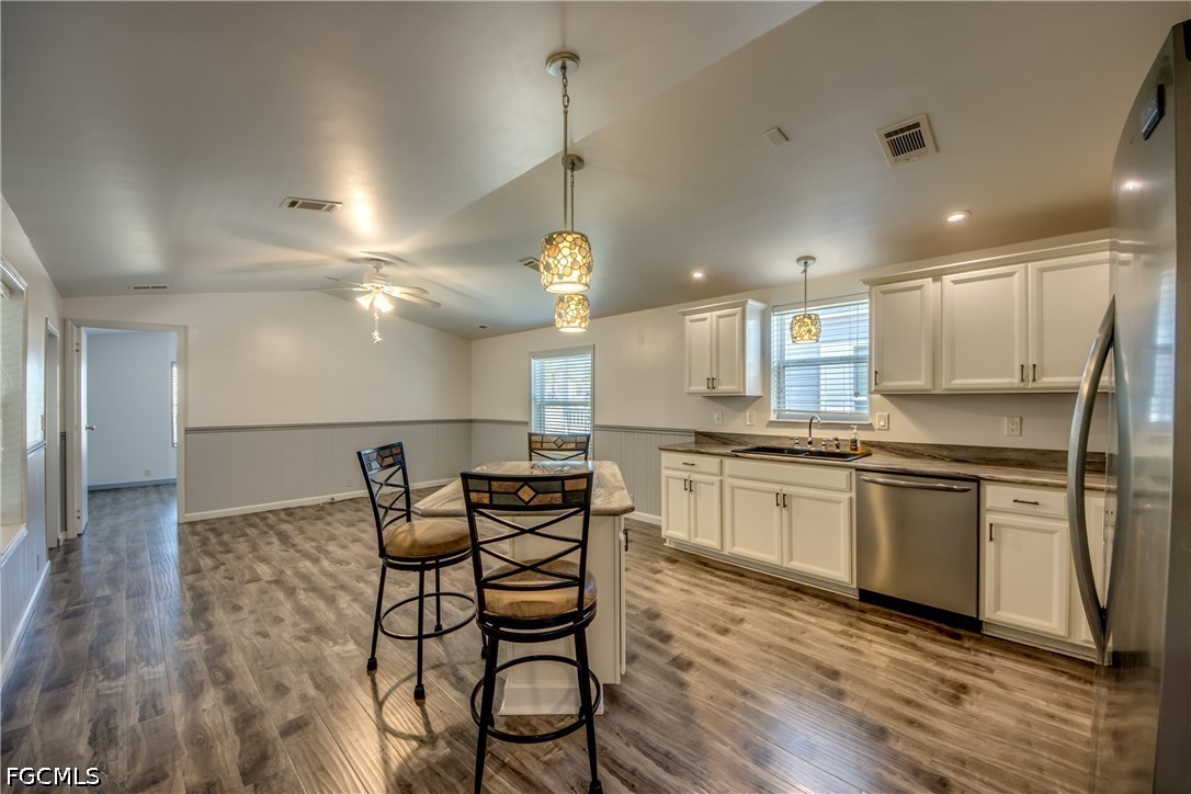 2 Bed ManufacturedHome for Sale in Pine Island Cove, photo 6