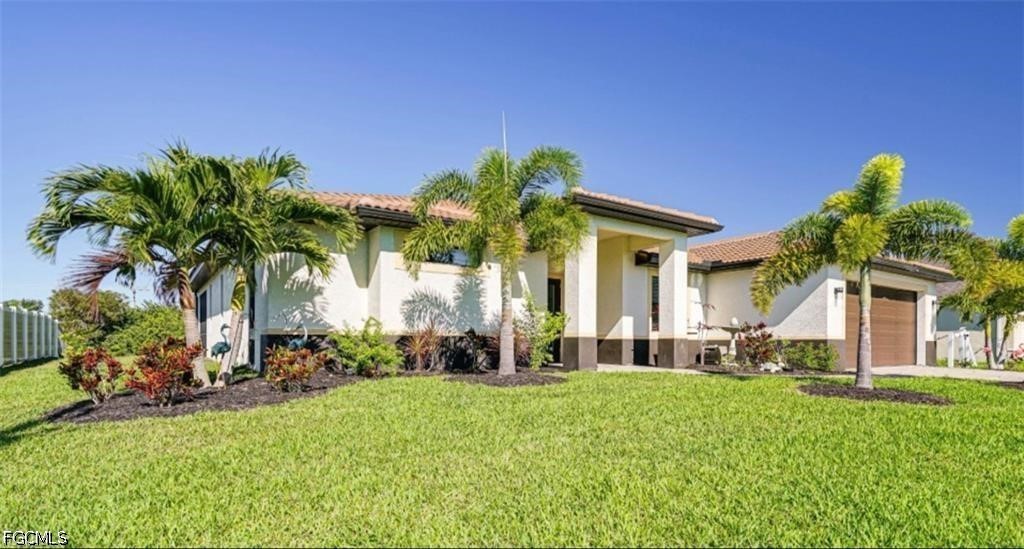 3 Bed Pool Home for Sale in Cape Coral, photo 6