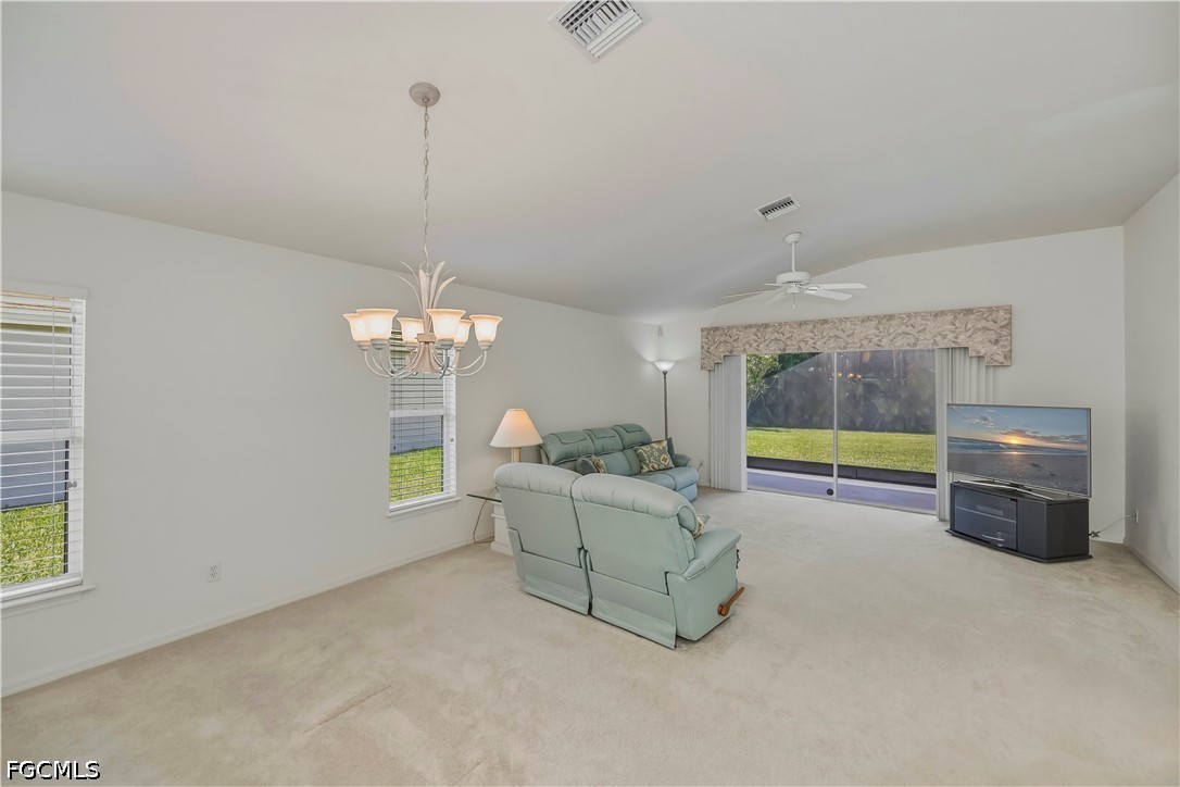 3 Bed SingleFamilyResidence for Sale in Fort Myers, photo 6