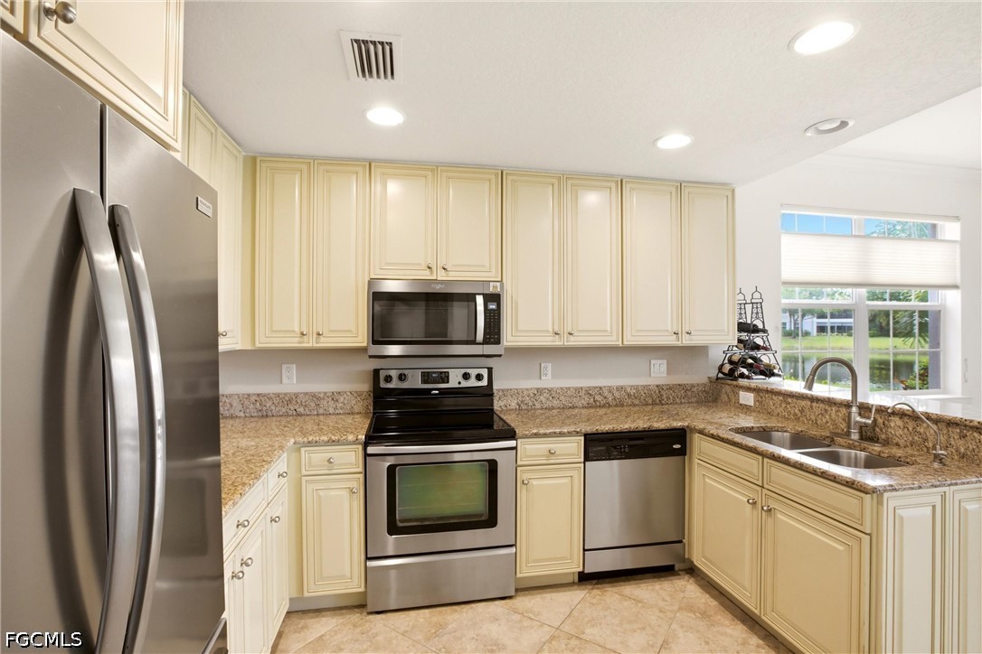 2 Bed Waterfront Home for Sale in Pebblebrook, photo 6