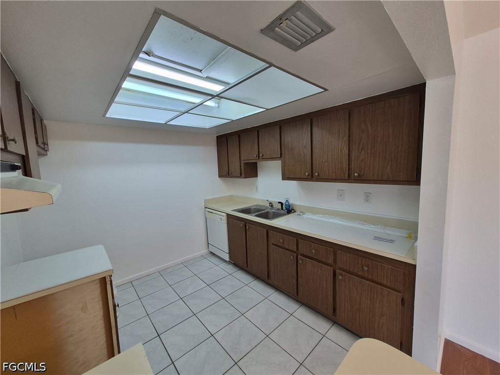 1 Bed Condominium for Sale in Fort Myers, FL, $89,900 — photo 6