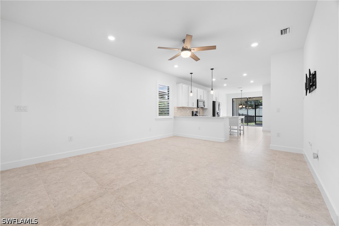3 Bed SingleFamilyResidence for Sale in Westbrook, photo 6