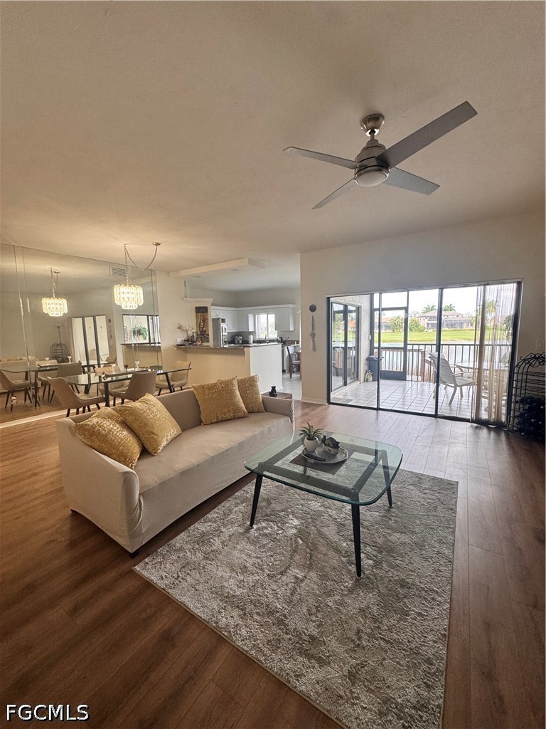 2 Bed Waterfront Home for Sale in Fort Myers, photo 6