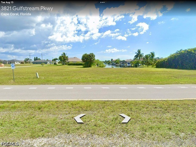 Waterfront Home for Sale in Cape Coral, FL, $139,000 — photo 6