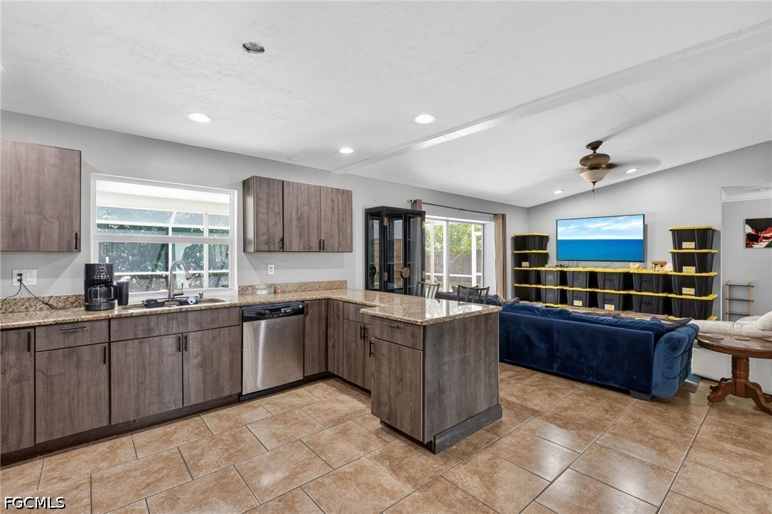 3 Bed Pool Home for Sale in Cape Coral, photo 6