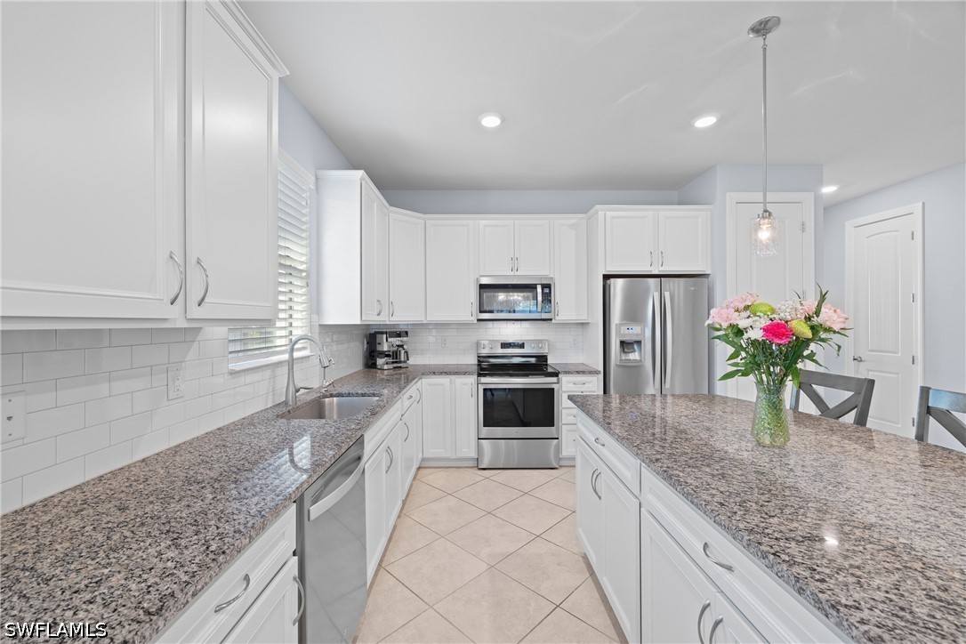3 Bed SingleFamilyResidence for Sale in Westbrook, photo 6